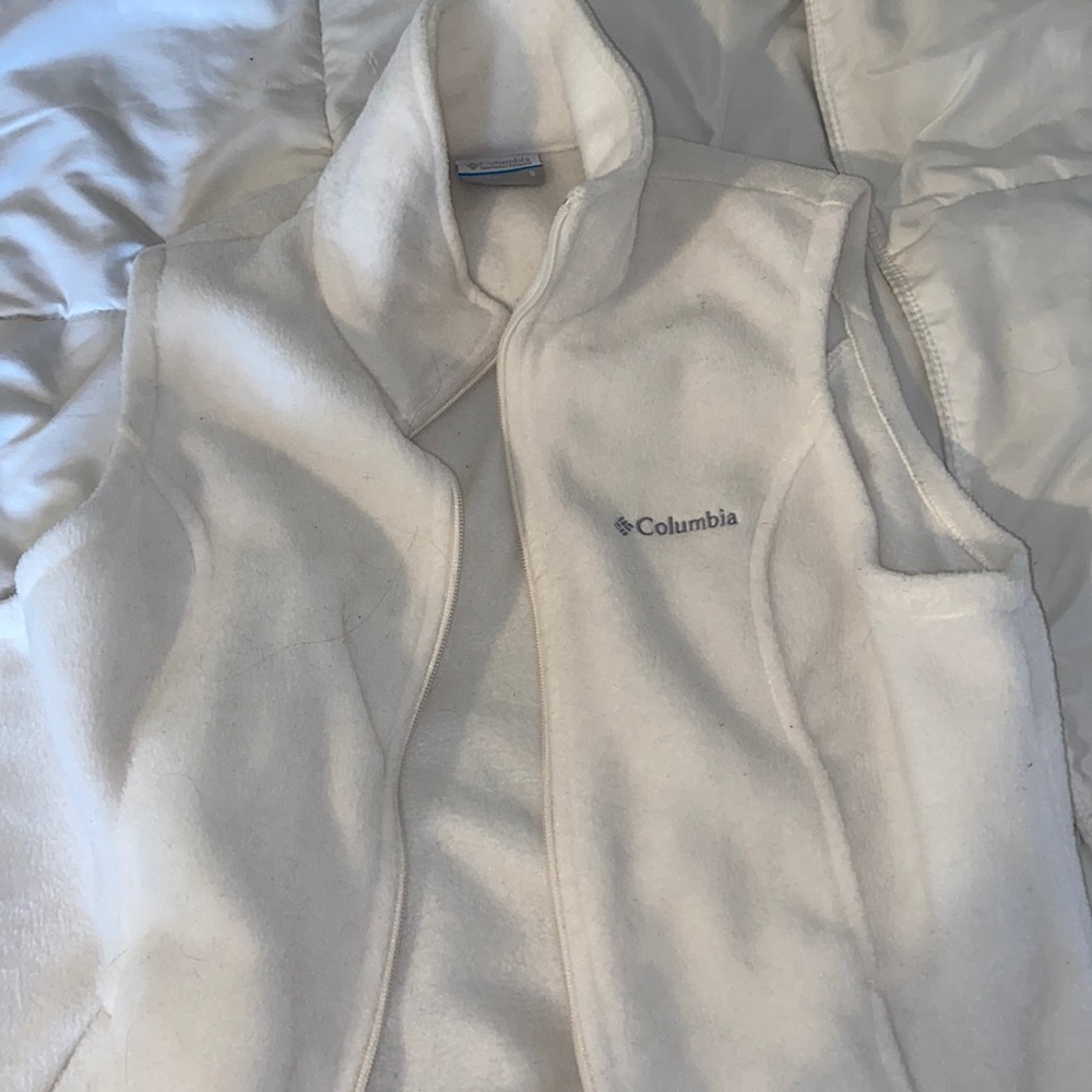 Small white Colombia vest